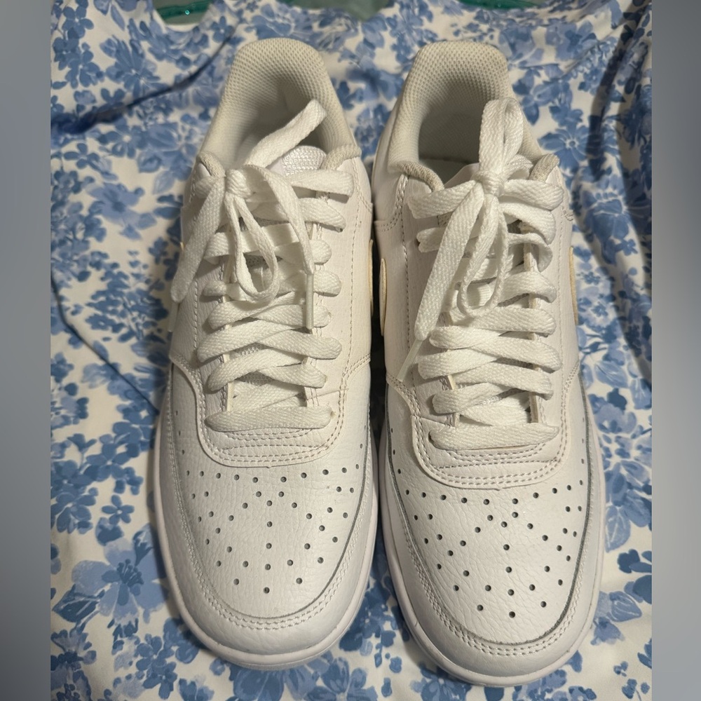 Used Nike Low Vision Court Shoes